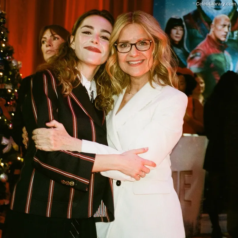 Kiernan Shipka photo 7 of 2601