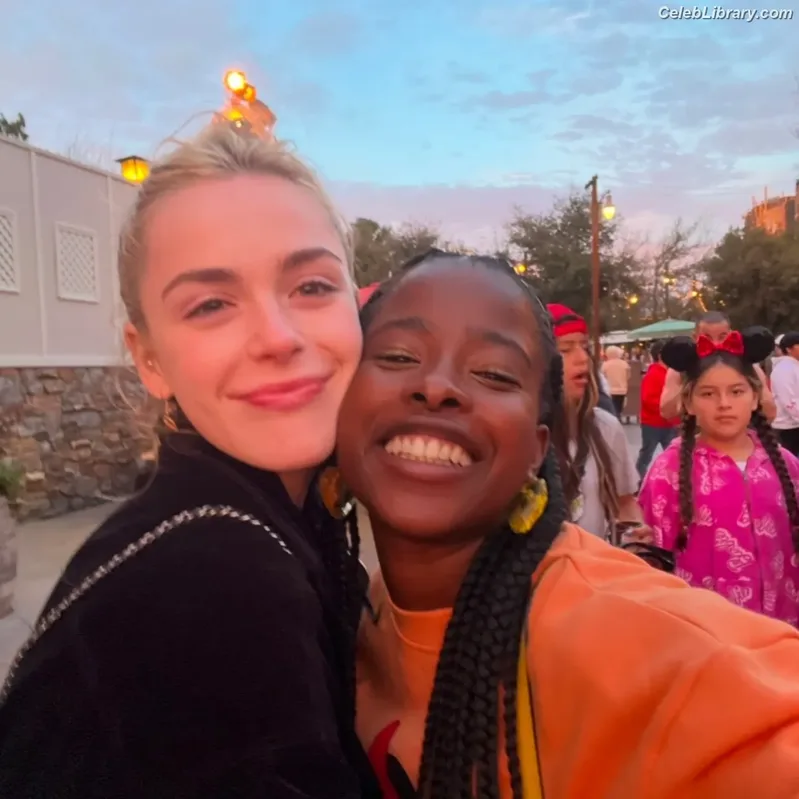 Kiernan Shipka photo 17 of 2601