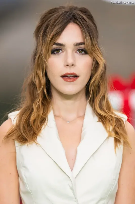 Kiernan Shipka photo 9 of 2601