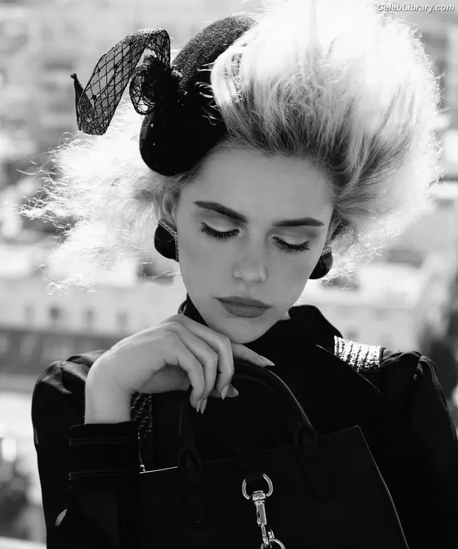 Kiernan Shipka photo 17 of 2601