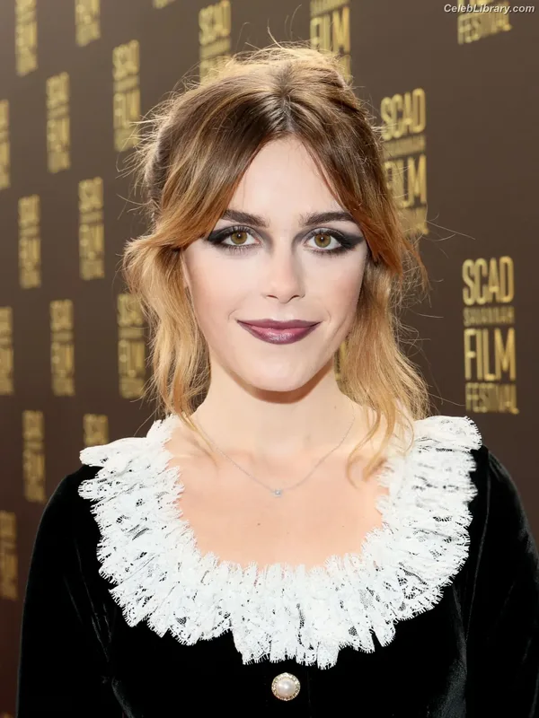 Kiernan Shipka photo 2 of 2601