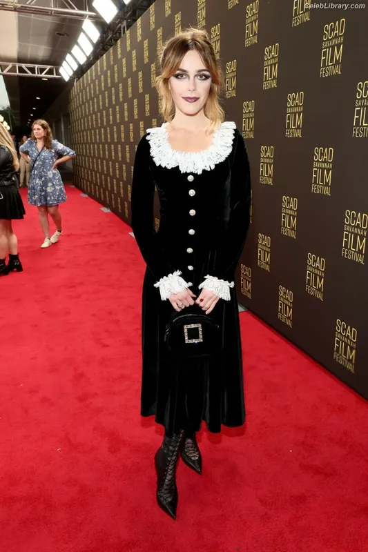 Kiernan Shipka photo 6 of 2601