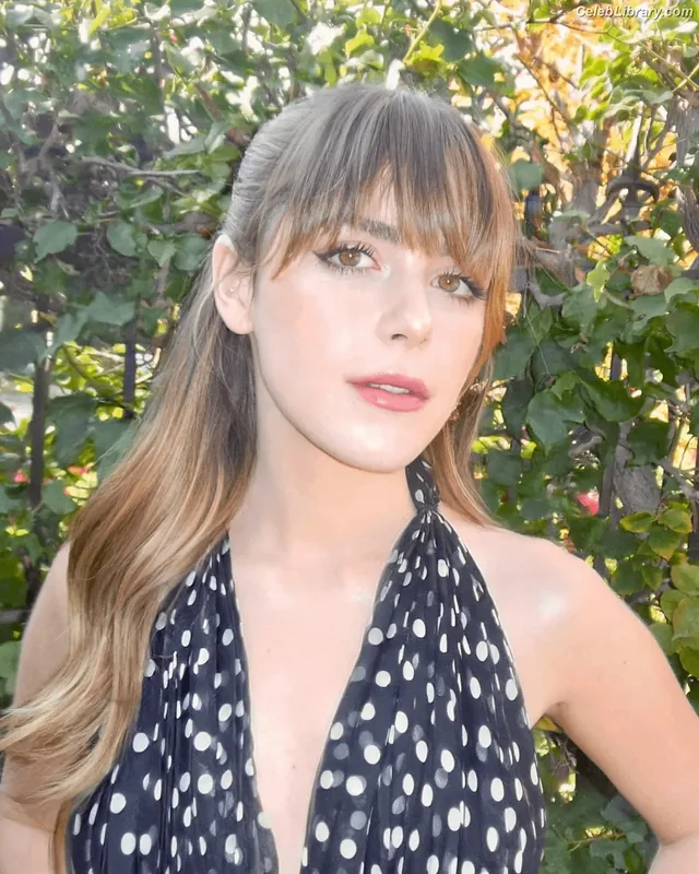 Kiernan Shipka photo 22 of 2601