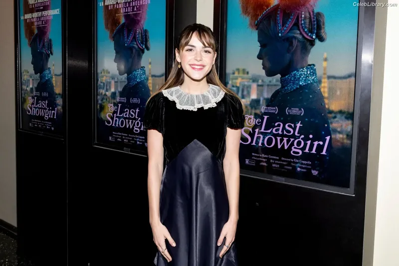 Kiernan Shipka photo 23 of 2601