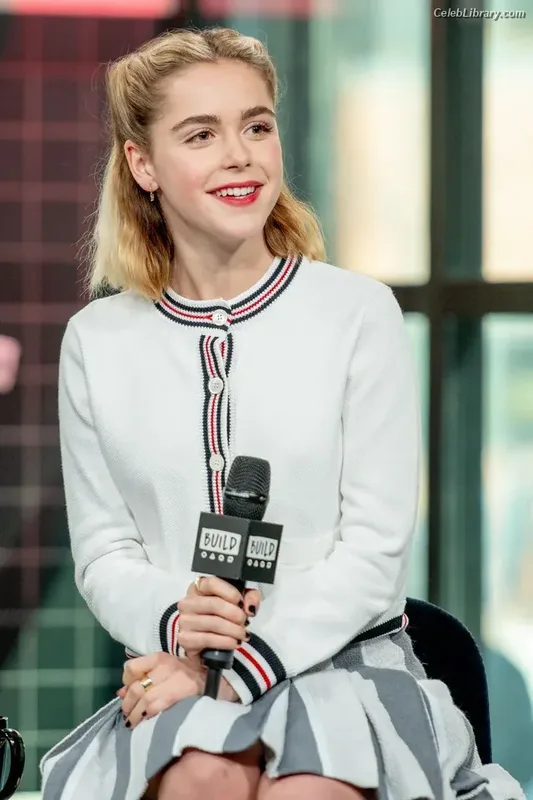 Kiernan Shipka photo 10 of 2601