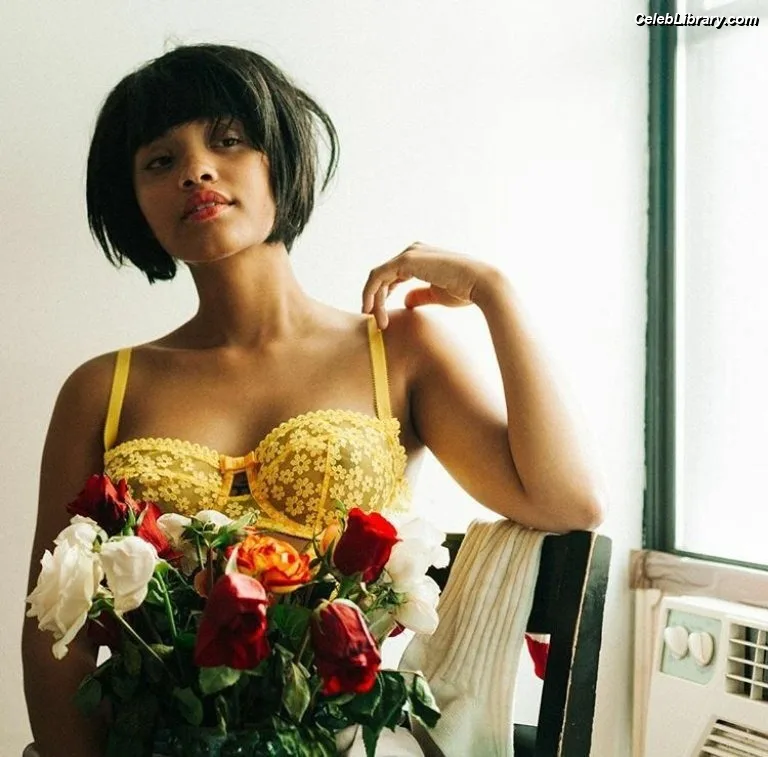 Kiersey Clemons photo 7 of 22