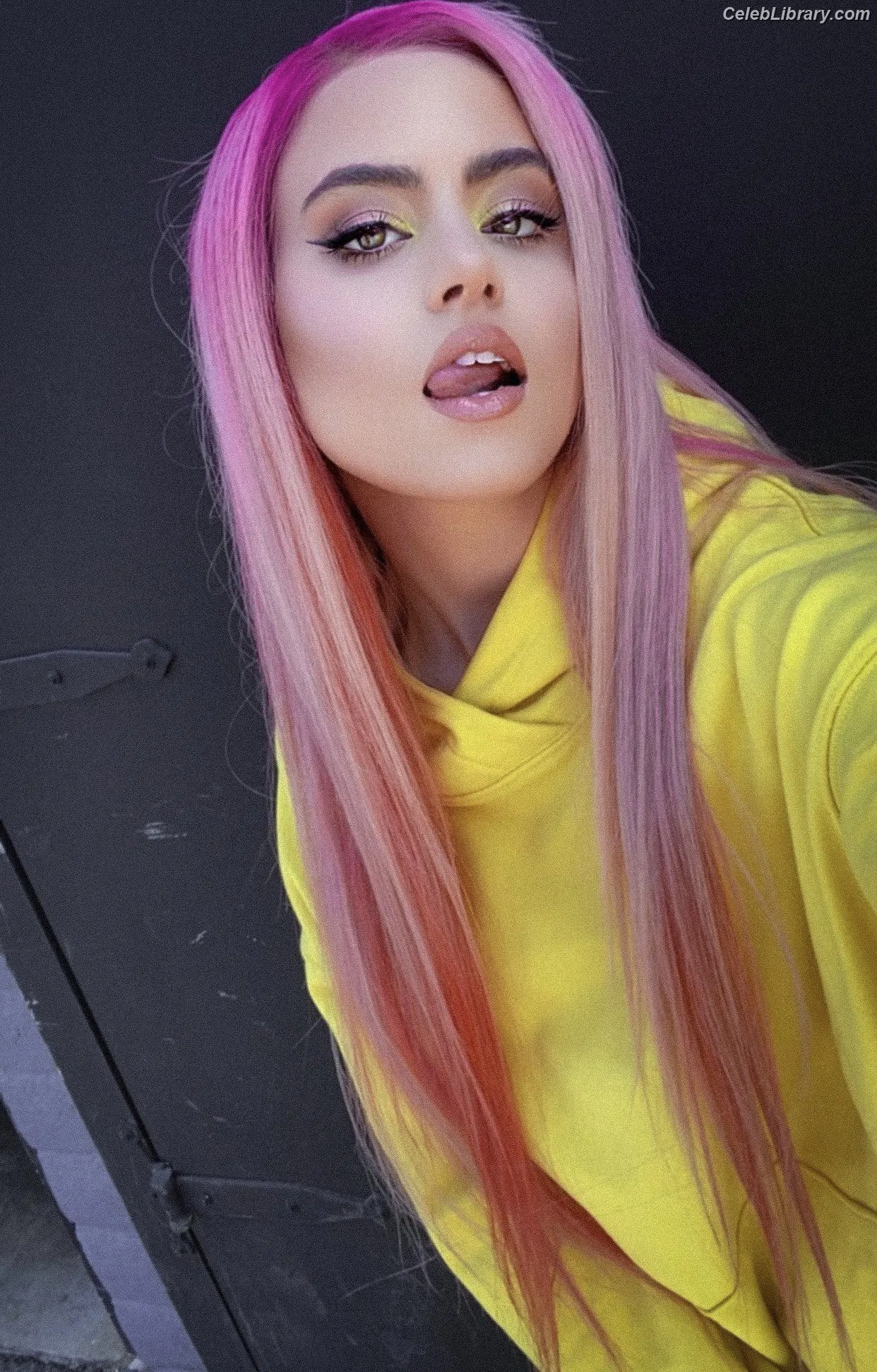 Kiiara photo 10 of 44