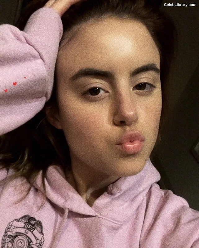 Kiiara photo 9 of 45