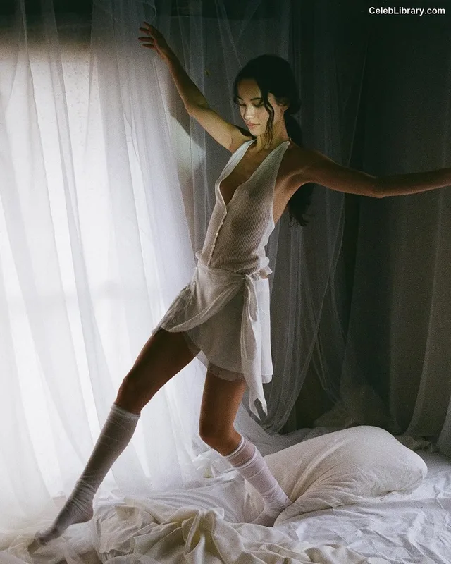 Kiko Mizuhara photo 4 of 136