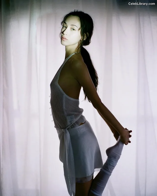 Kiko Mizuhara photo 5 of 136