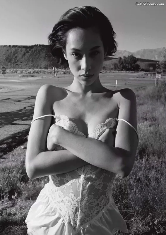 Kiko Mizuhara photo 12 of 136