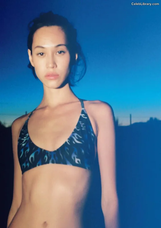 Kiko Mizuhara photo 1 of 136