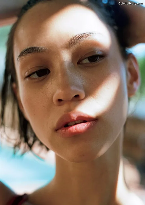 Kiko Mizuhara photo 5 of 136