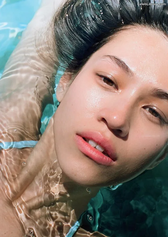 Kiko Mizuhara photo 2 of 136