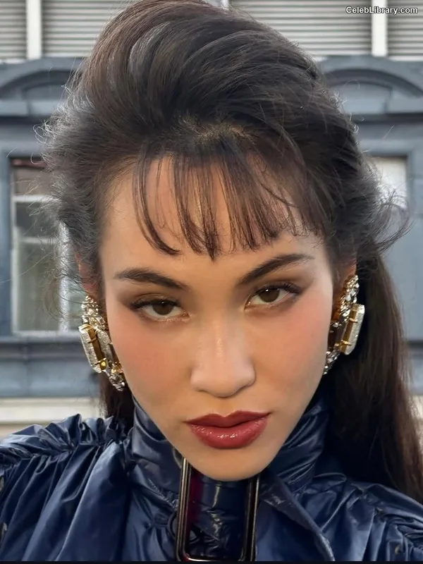Kiko Mizuhara photo 14 of 136