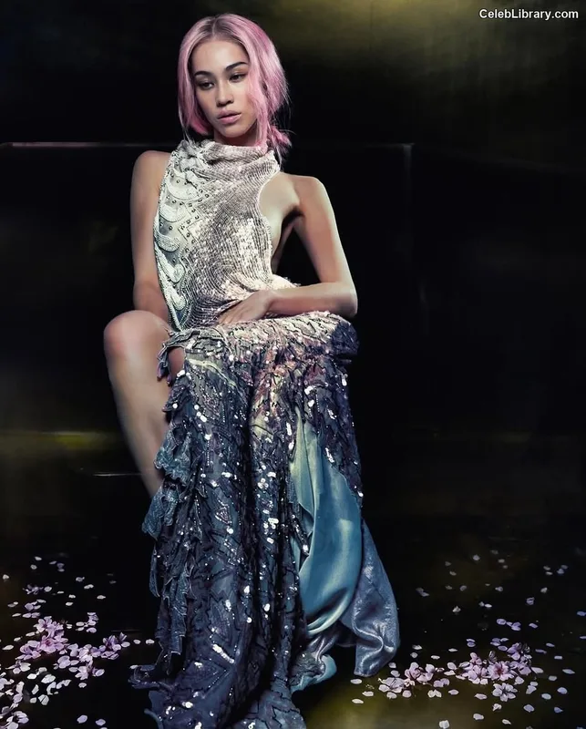 Kiko Mizuhara photo 22 of 136