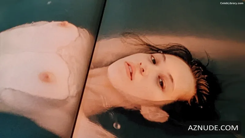 Kiko Mizuhara photo 15 of 136
