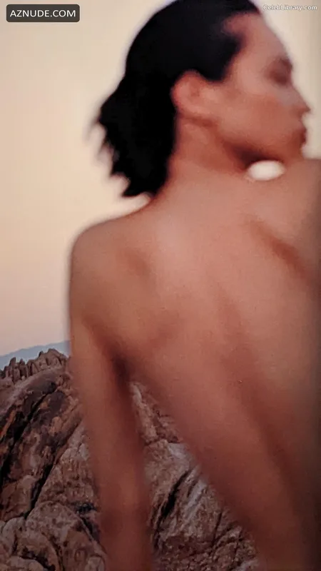 Kiko Mizuhara photo 13 of 136