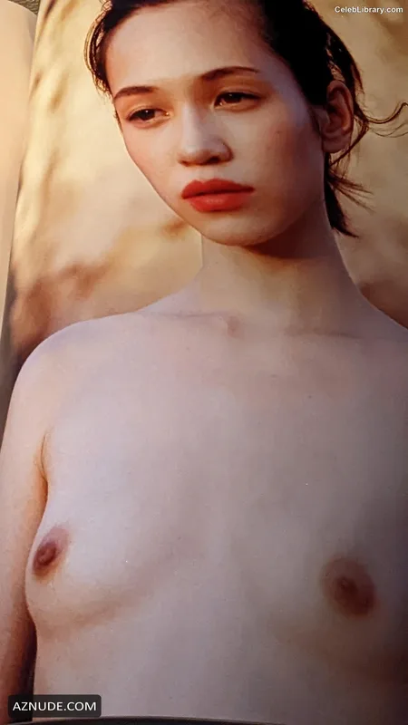 Kiko Mizuhara photo 14 of 136