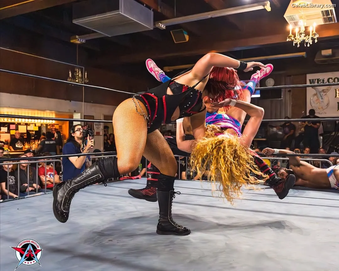 Killer Kelly photo 15 of 537