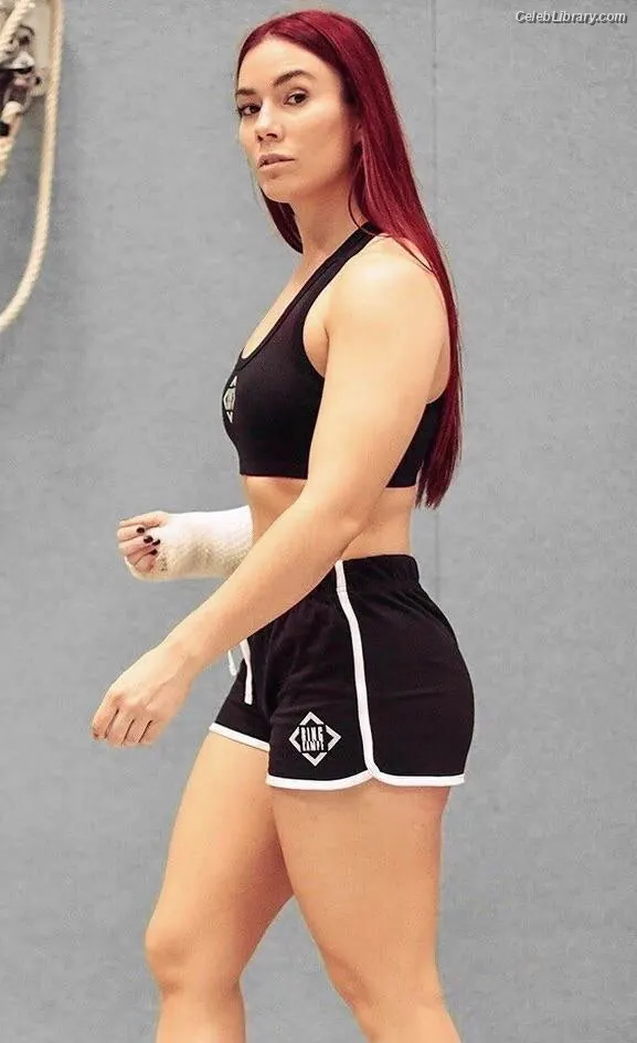 Killer Kelly photo 1 of 537