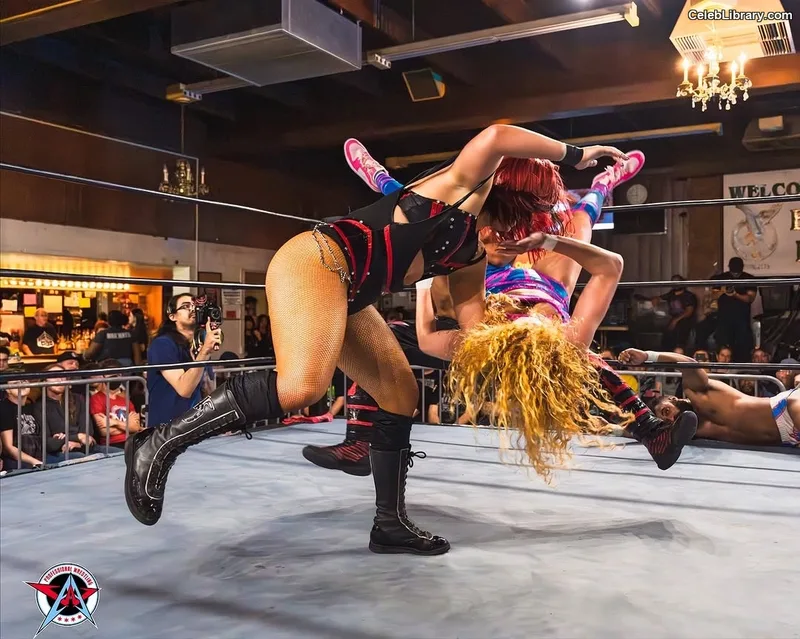 Killer Kelly photo 15 of 538