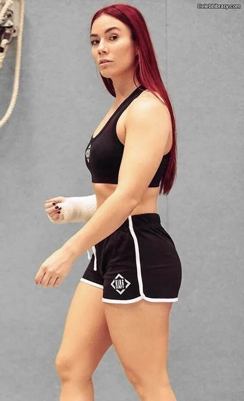 Killer Kelly photo 1 of 538