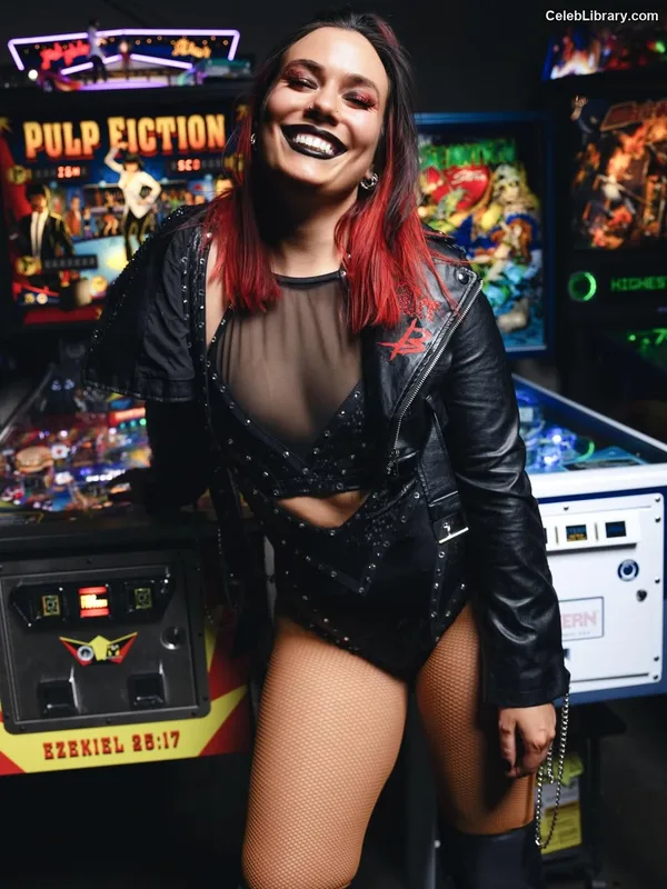 Killer Kelly photo 10 of 538
