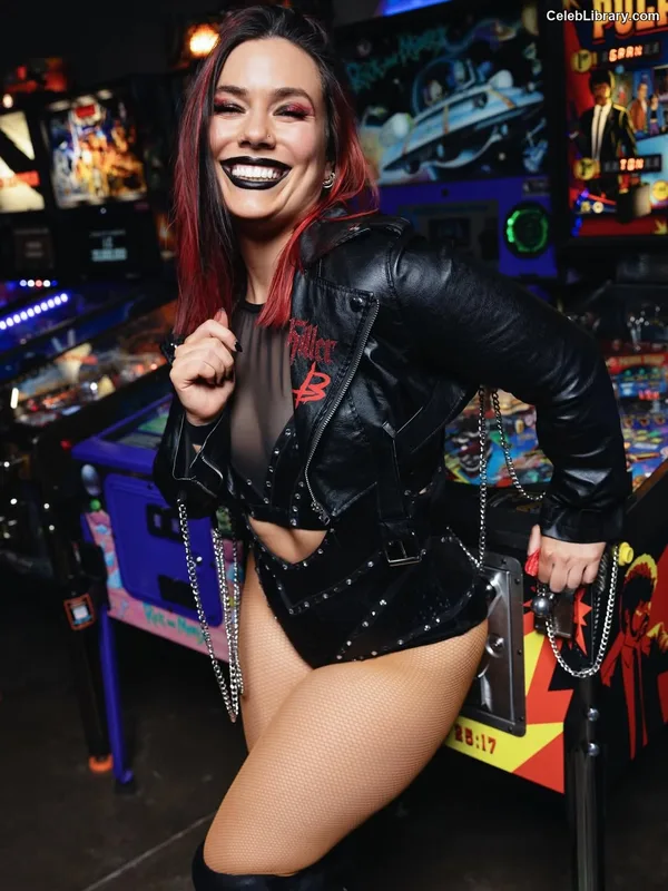 Killer Kelly photo 11 of 538