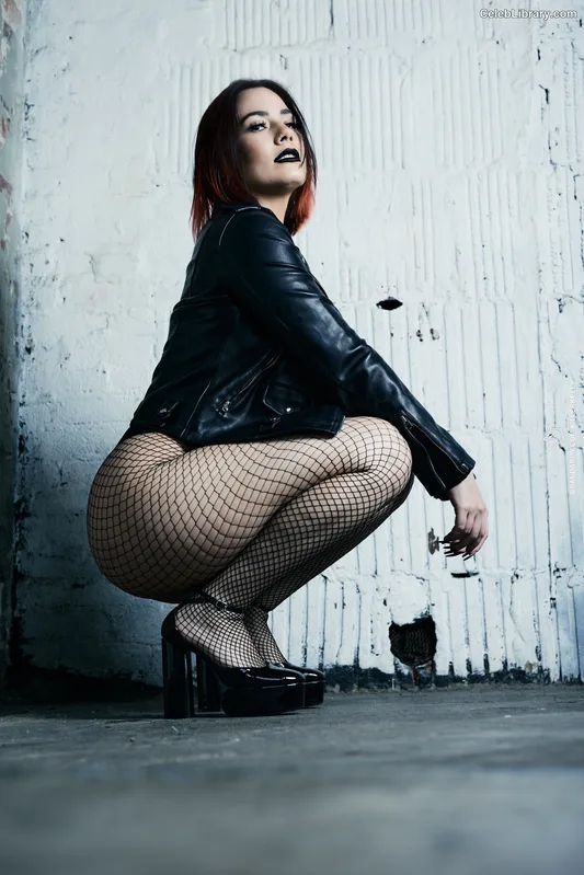 Killer Kelly photo 20 of 538