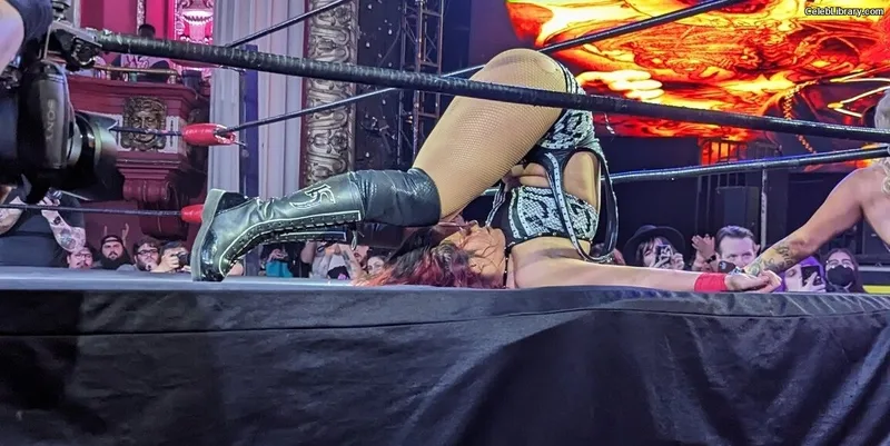 Killer Kelly photo 23 of 538