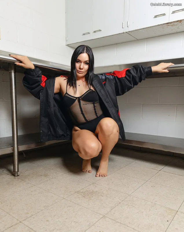 Killer Kelly photo 1 of 538