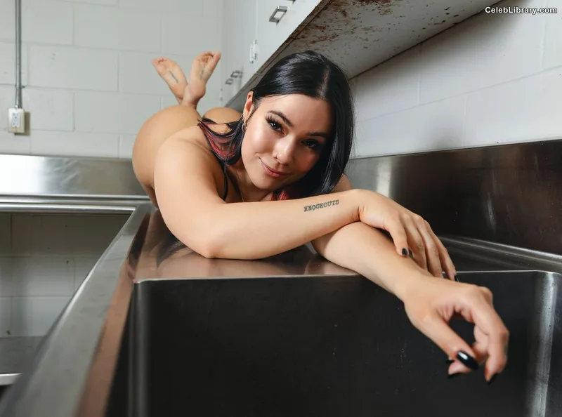 Killer Kelly photo 24 of 538