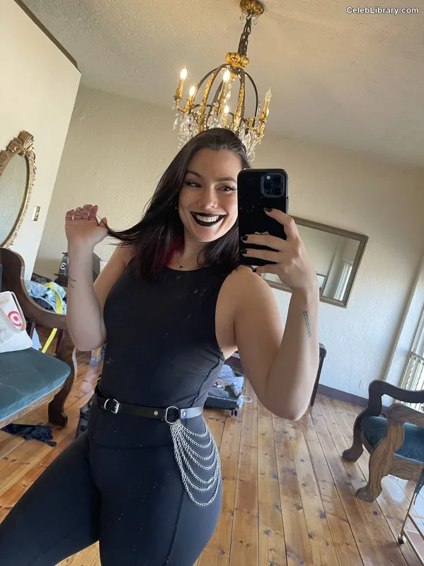 Killer Kelly photo 7 of 538