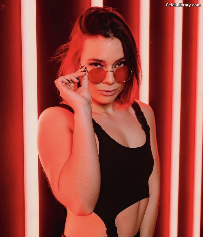 Killer Kelly photo 20 of 538