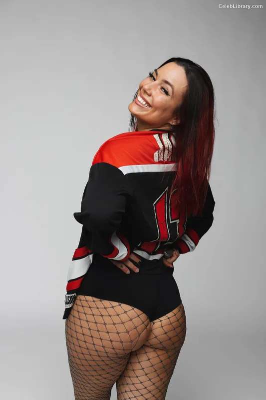 Killer Kelly photo 16 of 538