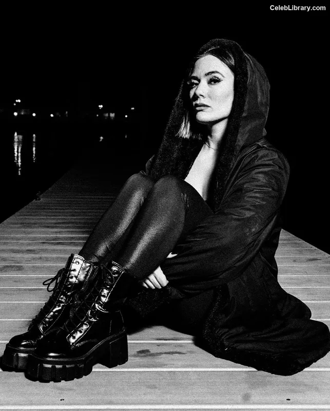 Killer Kelly photo 20 of 538