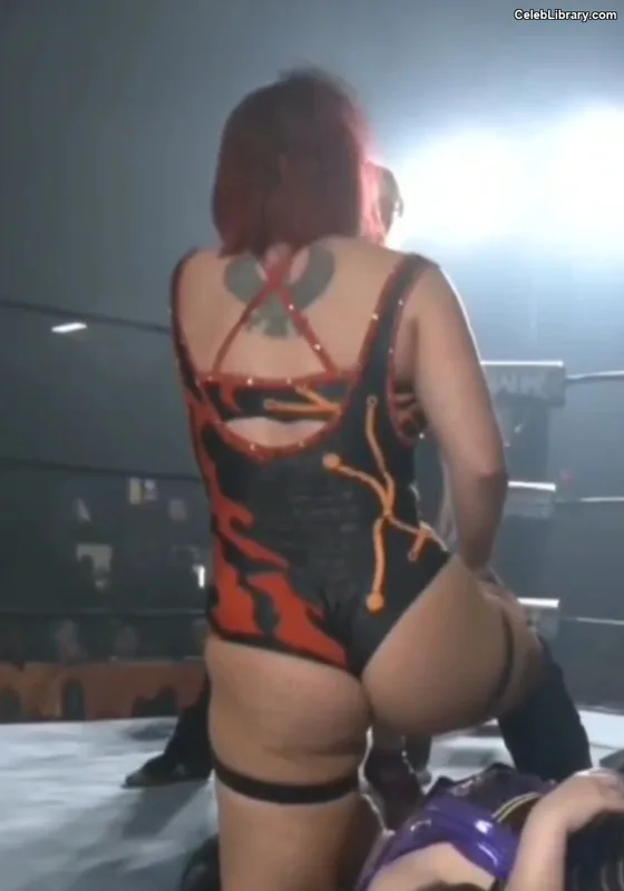 Killer Kelly photo 1 of 538