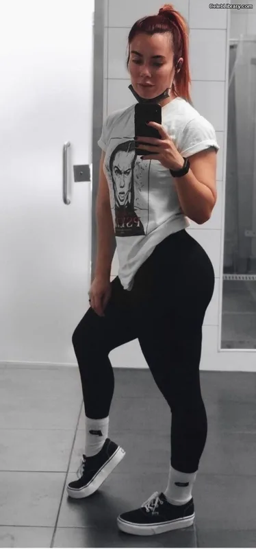 Killer Kelly photo 2 of 538