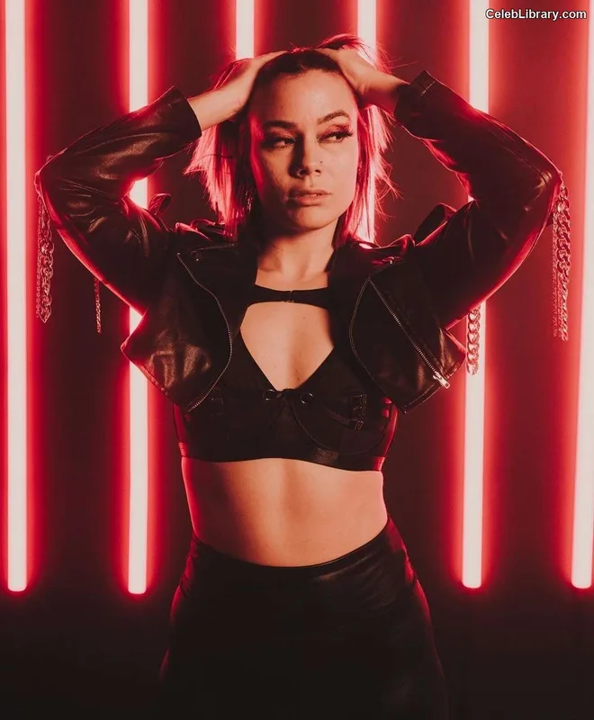 Killer Kelly photo 7 of 538