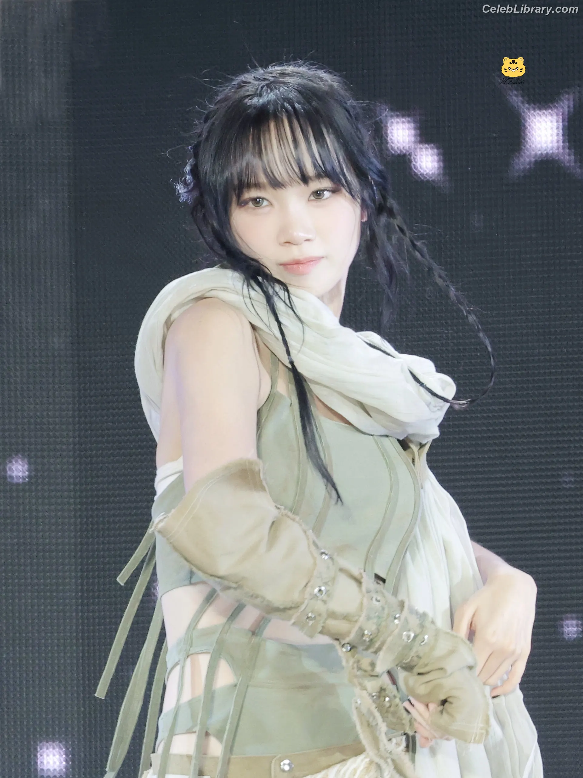 Kim Chaewon 김채원 [Le Sserafim] photo 3 of 2309