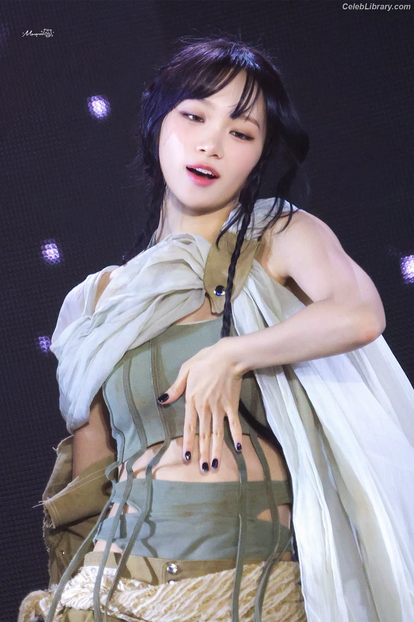 Kim Chaewon 김채원 [Le Sserafim] photo 8 of 2309