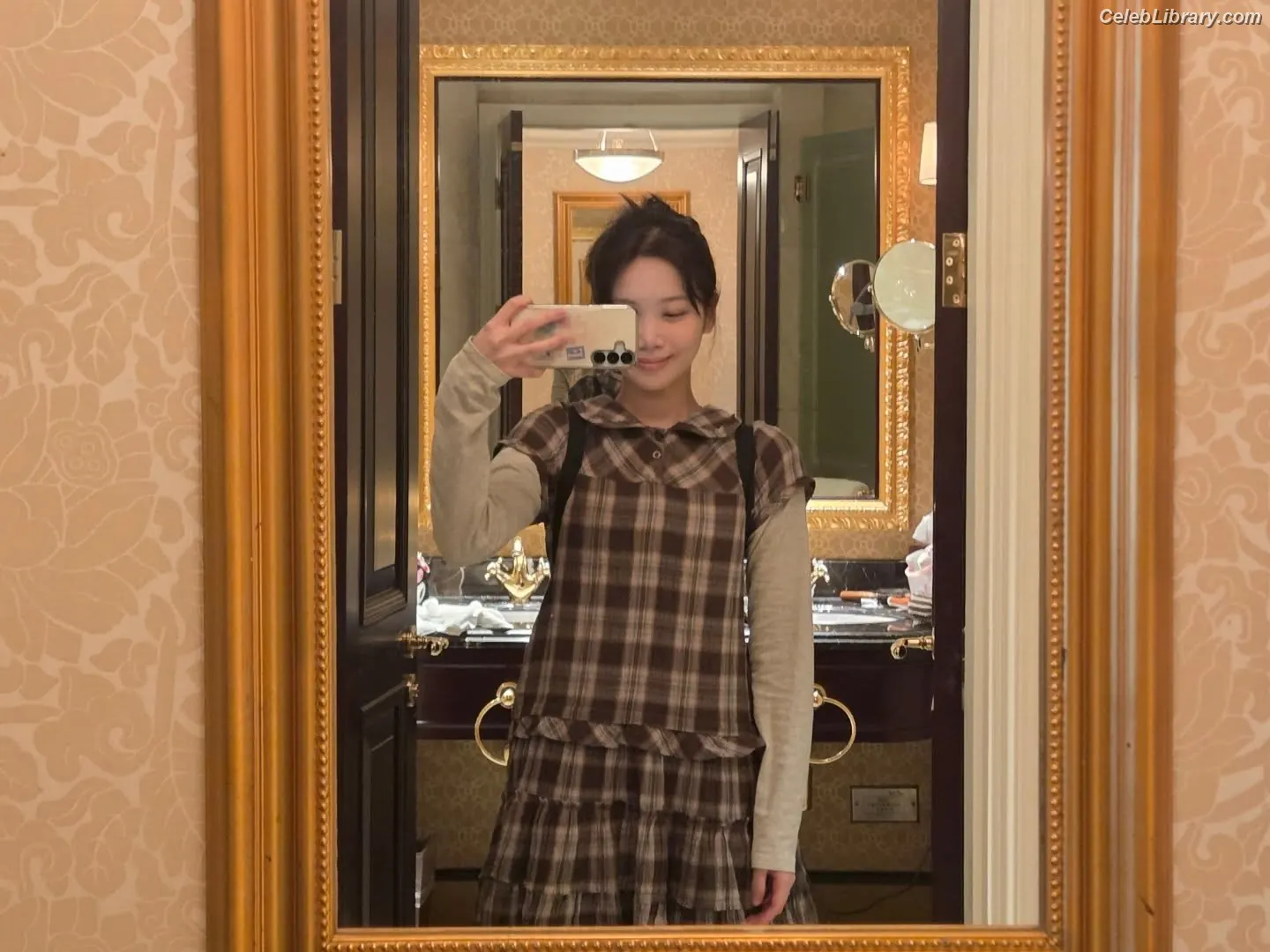 Kim Chaewon 김채원 [Le Sserafim] photo 14 of 2309