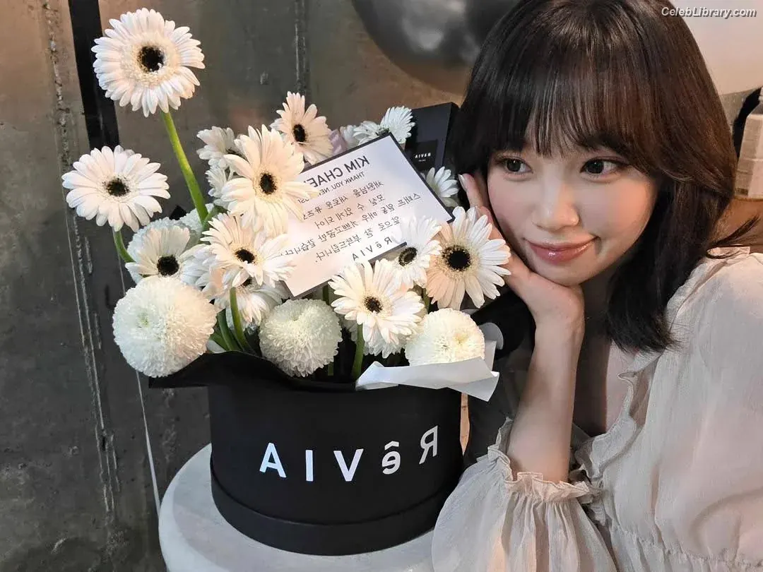 Kim Chaewon 김채원 [Le Sserafim] photo 20 of 2309
