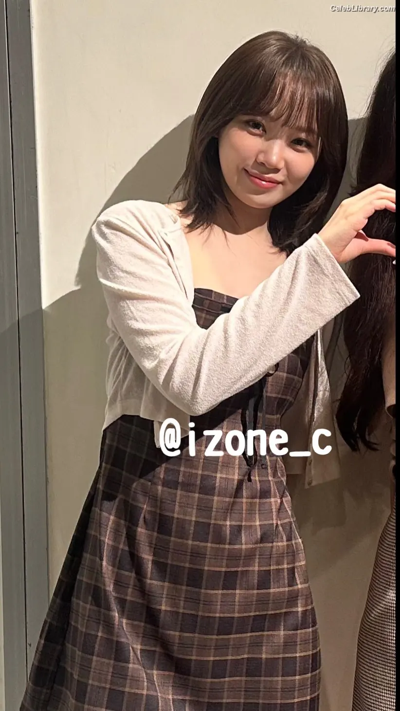 Kim Chaewon 김채원 [Le Sserafim] photo 10 of 2309
