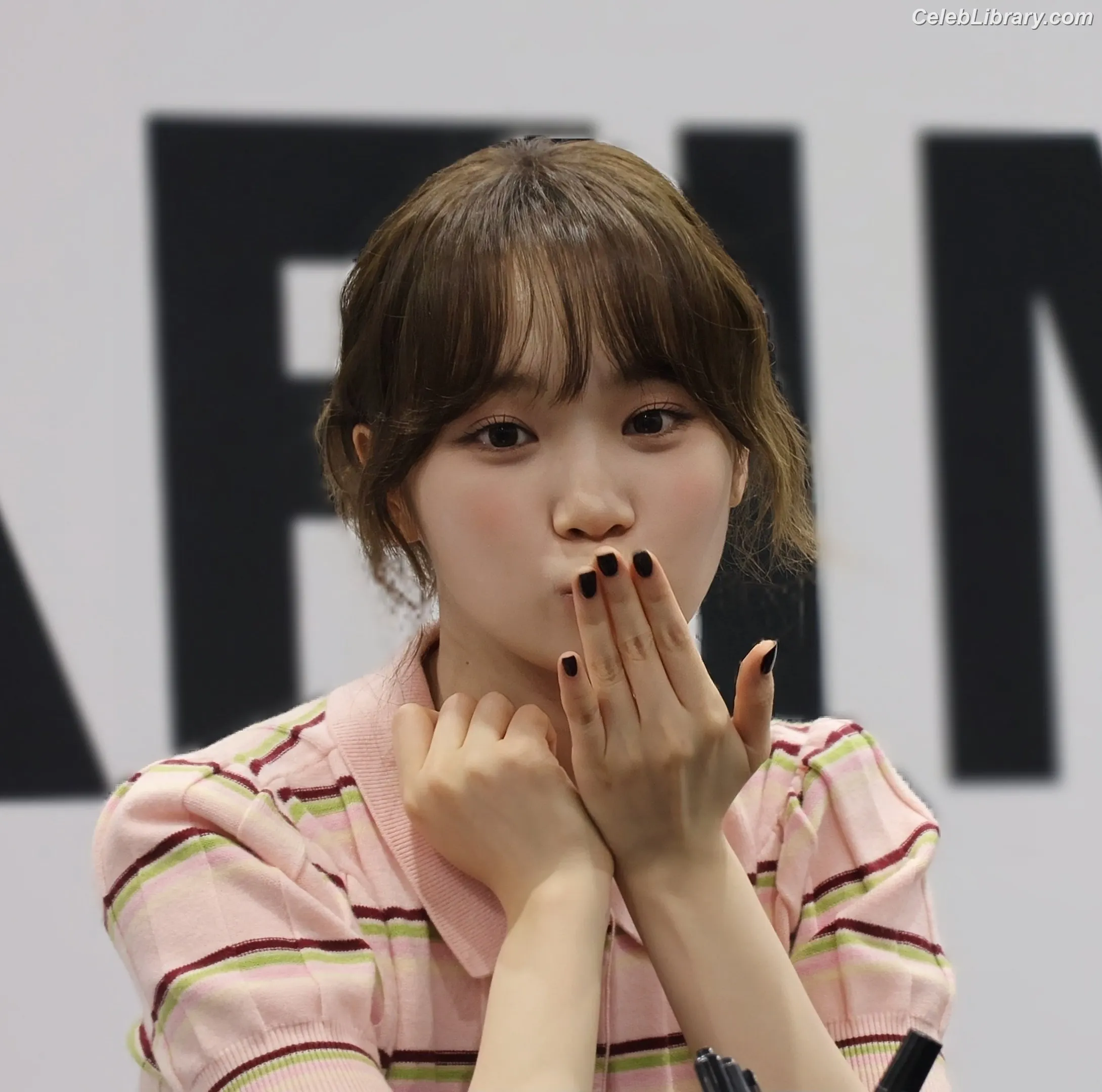 Kim Chaewon 김채원 [Le Sserafim] photo 14 of 2309