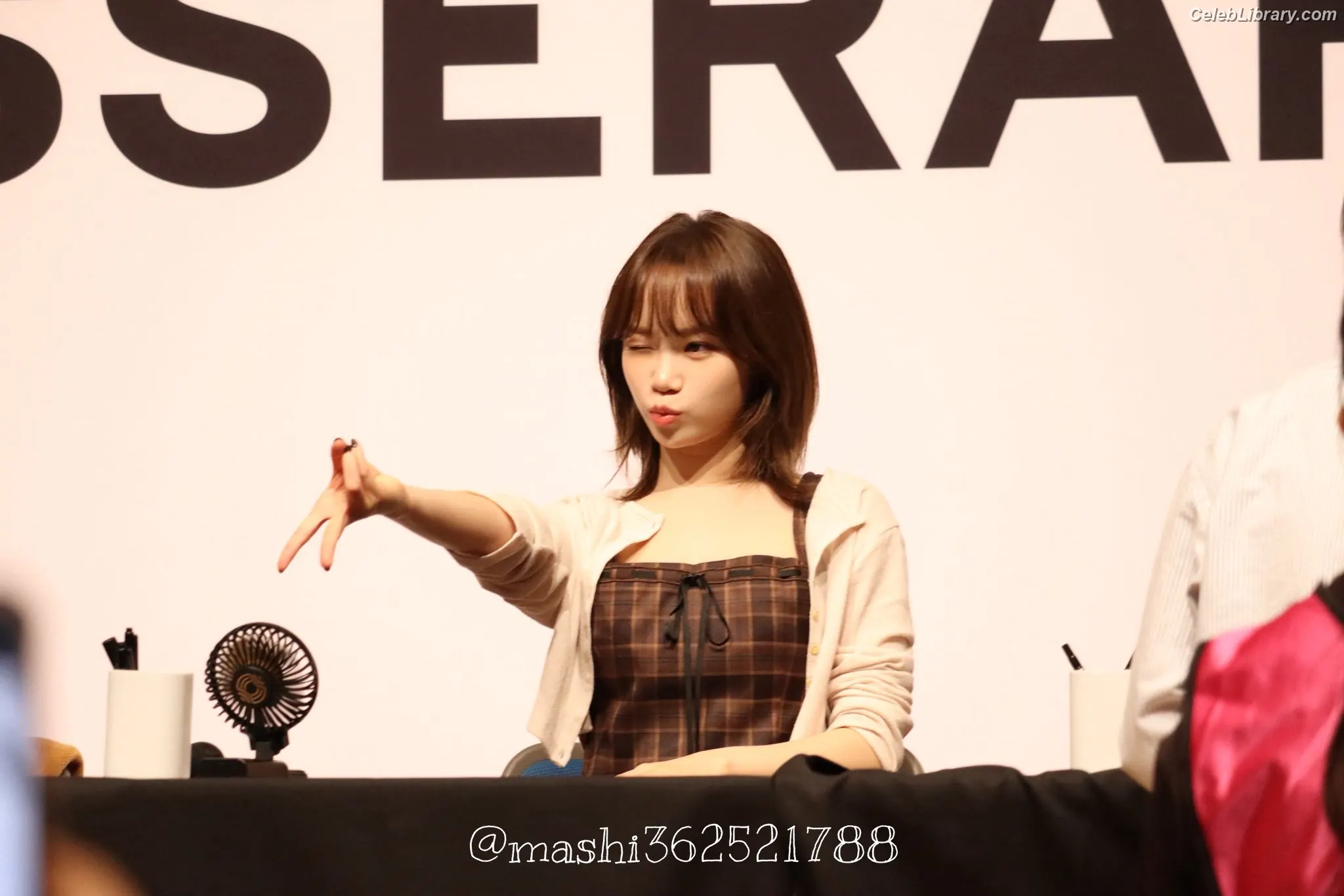 Kim Chaewon 김채원 [Le Sserafim] photo 2 of 2309