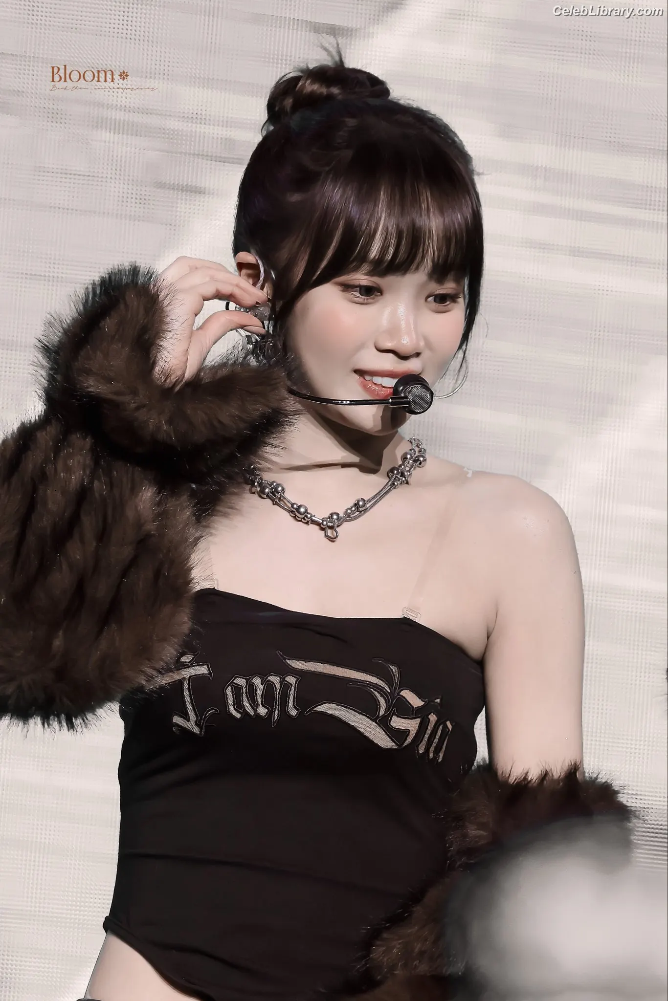 Kim Chaewon 김채원 [Le Sserafim] photo 3 of 2309