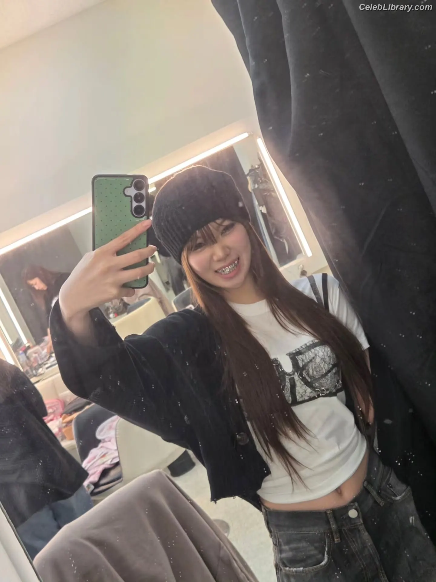 Kim Chaewon 김채원 [Le Sserafim] photo 4 of 2309