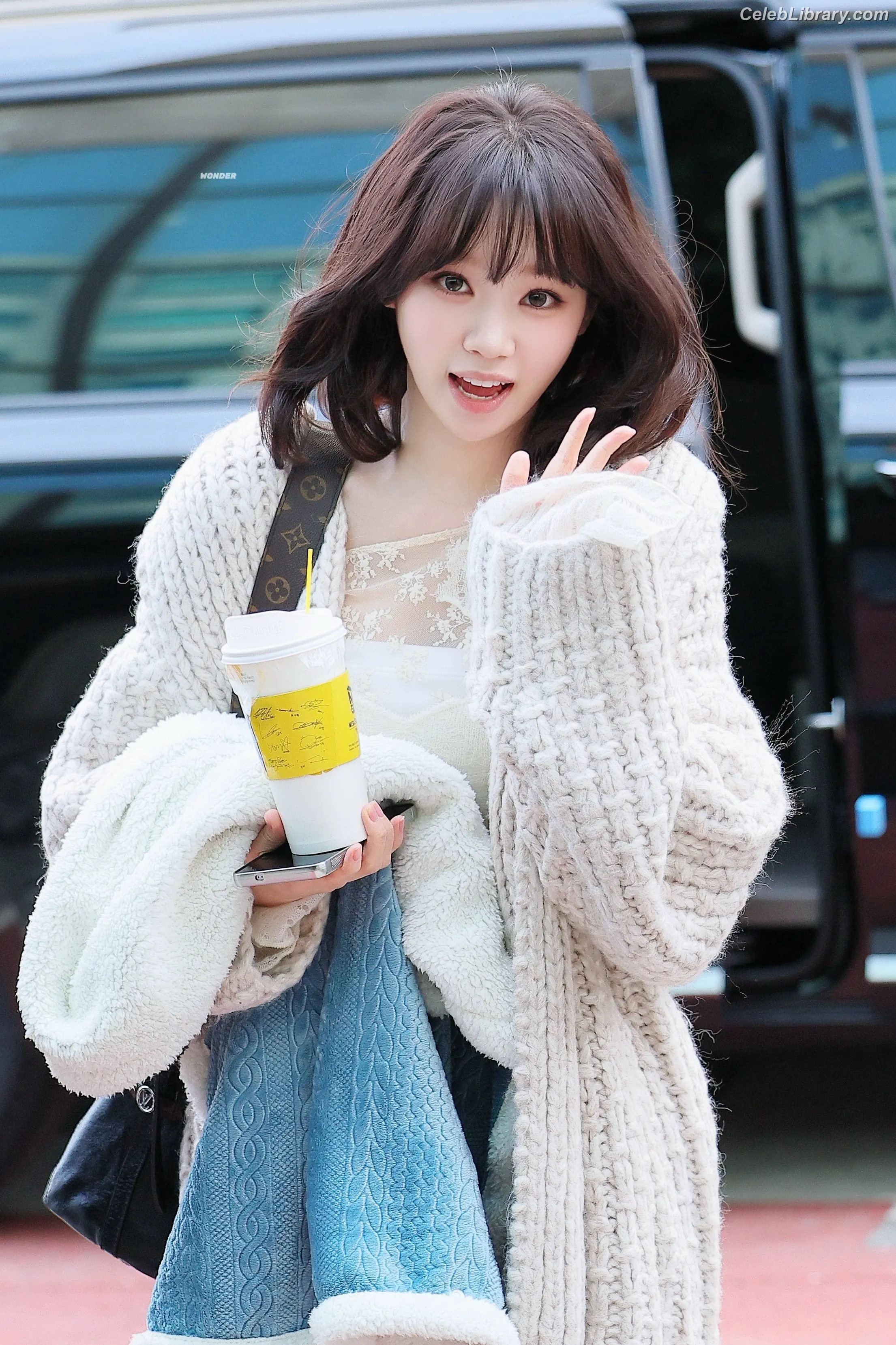 Kim Chaewon 김채원 [Le Sserafim] photo 2 of 2309